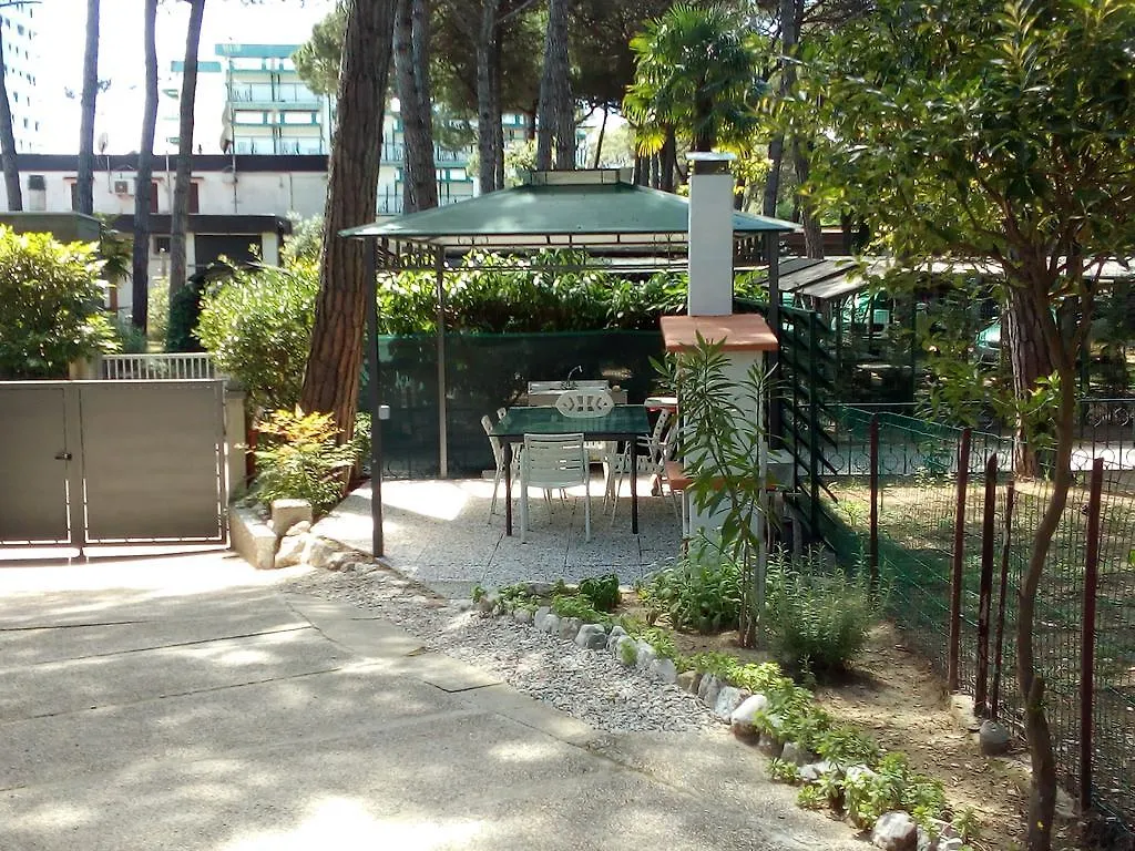 Villa Trifoglio 리도 디 예솔로 0*,